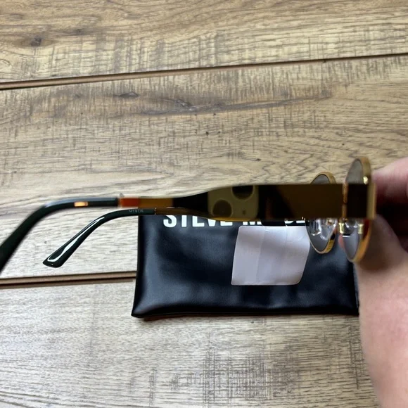 Steve Madden Mystie Gold Frame Sunglasses- NWT - Picture 3 of 4